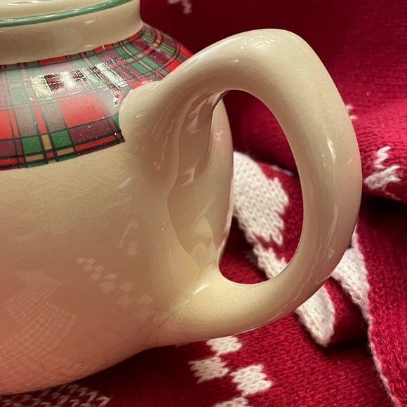 Cracker Barrel Christmas in the Woods Santa Teapot Collectors Item - Picture 7 of 9